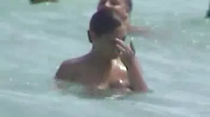 ยั่วยวนที่แข็งแกร่ง fucks เลสเบี้ยนอย่างหนัก อยาก ดู วีดีโอ โป๊