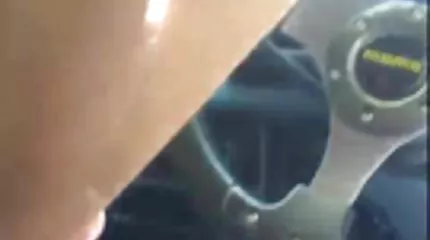แม่บ้านแว่นโดนรุมเย็ดทุกรูบนเตียง วีดีโอ โป้ ข่มขืน